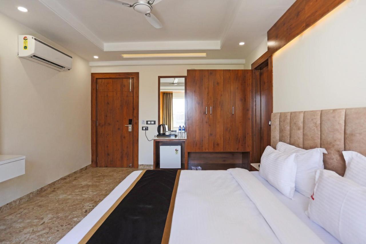 Hotel Deluxe Stay Inn - Near Delhi Airport New Delhi Exterior photo