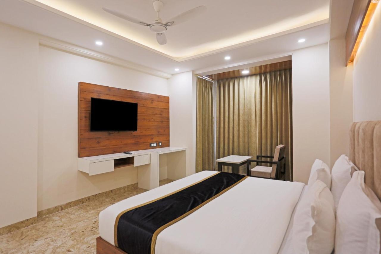 Hotel Deluxe Stay Inn - Near Delhi Airport New Delhi Exterior photo