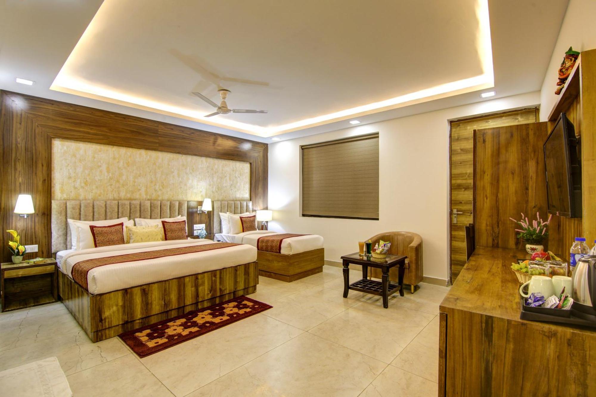 Hotel Deluxe Stay Inn - Near Delhi Airport New Delhi Exterior photo